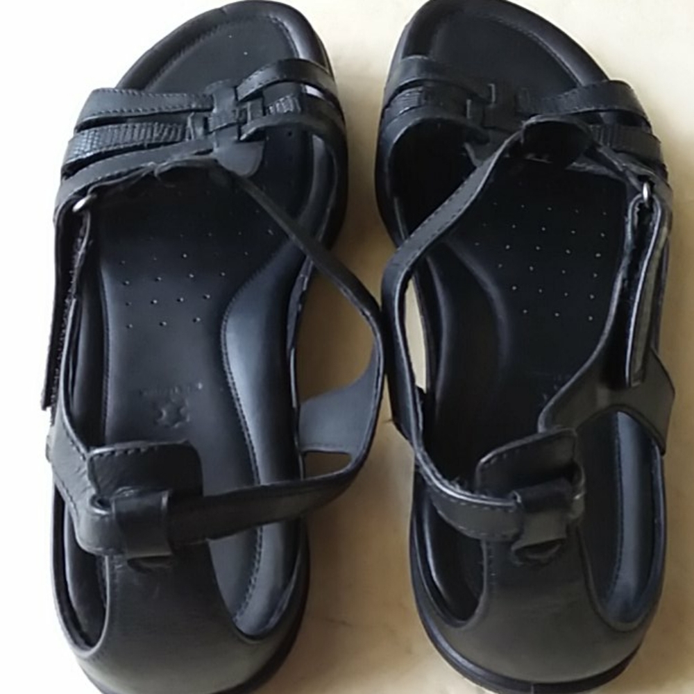 ECCO Black Sandals - Picture 5 of 8